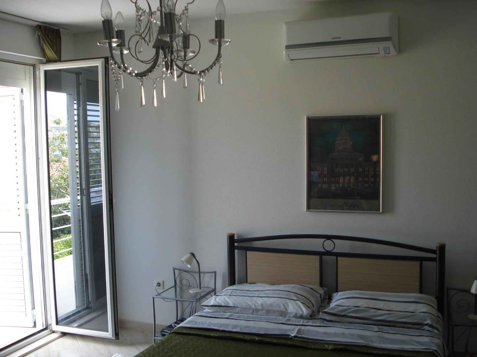 Villa Espero โตรกีร์ ภายนอก รูปภาพ
